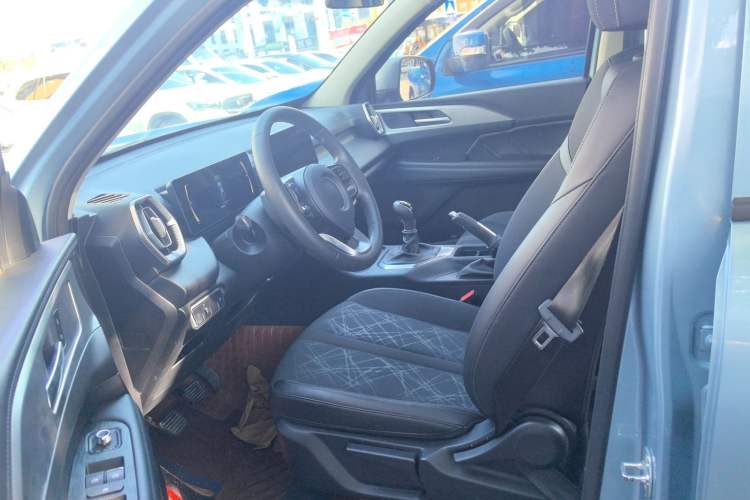 Used Great Wall King Kong Poer 2022 2.0T Manual Diesel Two-Wheel Drive Elite Version with Long Bed GW4D20M Left Front Seat