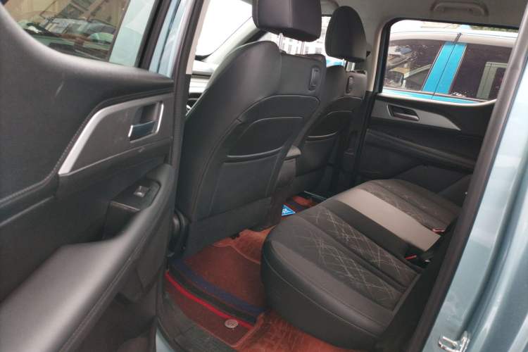 Used Great Wall King Kong Poer 2022 2.0T Manual Diesel Two-Wheel Drive Elite Version with Long Bed GW4D20M Left Rear Seat