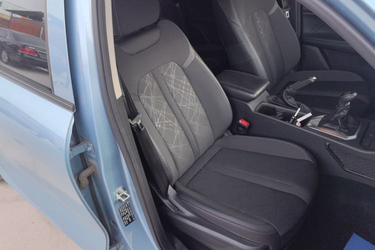 Used Great Wall King Kong Poer 2022 2.0T Manual Gasoline Two-Wheel-Drive Elite Version with Long Bed – GW4C20B Right Front Seat