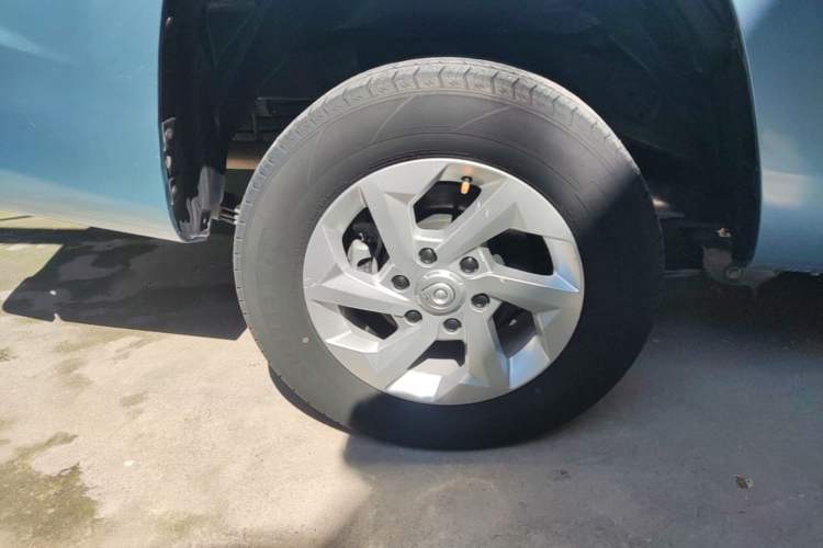 Used Great Wall King Kong Poer 2022 2.0T Manual Gasoline Two-Wheel-Drive Entrepreneurial Long-Box Version GW4C20B Right Rear Wheel Hub