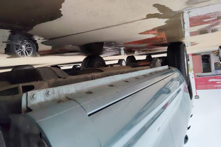 Used Great Wall King Kong Poer 2022 2.0T Manual Diesel Two-Wheel Drive Elite Version with Long Bed GW4D20M Right Side Sill
