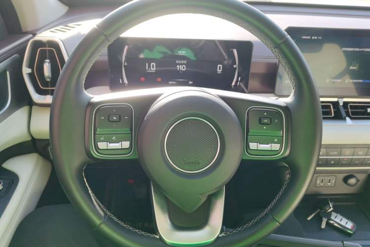 Used Great Wall King Kong Poer 2022 2.0T Manual Gasoline 4x4 Navigation Version with Long Bed – GW4C20B Steering Wheel
