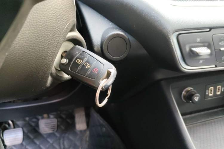 Used Great Wall King Kong Poer 2022 2.0T Manual Diesel 4x4 Elite Long-Box Version GW4D20M Vehicle Key