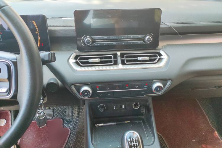 Used Great Wall King Kong Poer 2022 2.0T Manual Diesel Two-Wheel-Drive Entrepreneurial Long-Box Version GW4D20M Audio And AC Panel