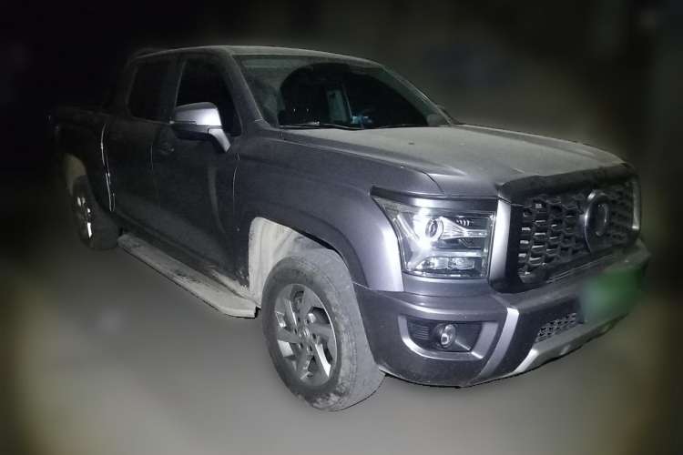Used Great Wall King Kong Poer 2022 2.0T Manual Diesel Two-Wheel Drive Elite Version with Long Bed GW4D20M Front Right 45 Deg