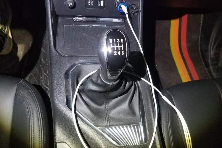 Used Great Wall King Kong Poer 2022 2.0T Manual Diesel Two-Wheel Drive Elite Version with Long Bed GW4D20M Gear Lever
