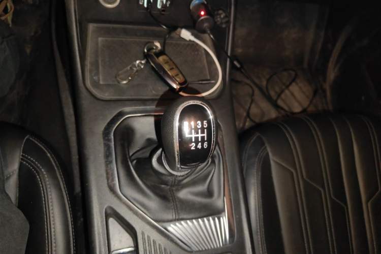 Used Great Wall King Kong Poer 2022 2.0T Manual Diesel 4x4 Navigation Version Long Bed GW4D20M Gear Lever