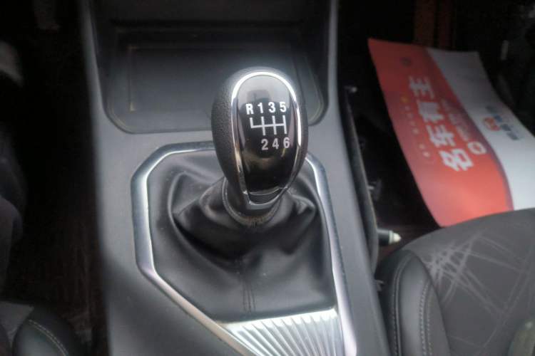 Used Great Wall King Kong Poer 2022 2.0T Manual Diesel Two-Wheel Drive Elite Version with Long Bed GW4D20M Gear Lever