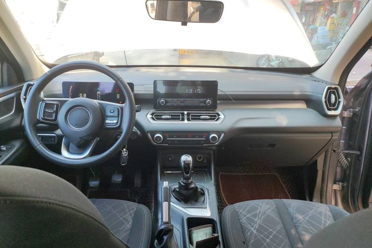 Used Great Wall King Kong Poer 2022 2.0T Manual Diesel Two-Wheel-Drive Entrepreneurial Long-Box Version GW4D20M Interior 2