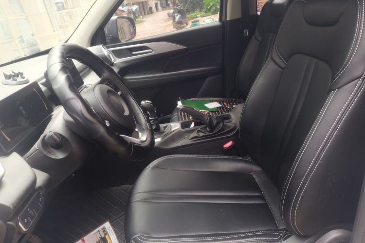 Used Great Wall King Kong Poer 2022 2.0T Manual Gasoline Two-Wheel-Drive Elite Version with Long Bed – GW4C20B Left Front Seat