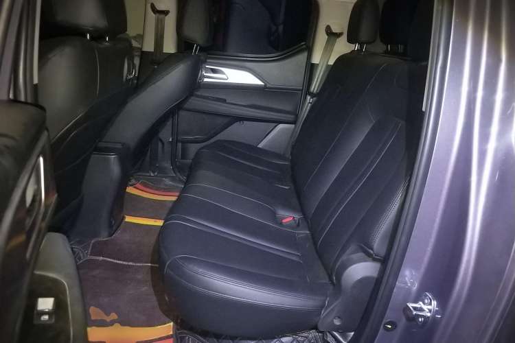 Used Great Wall King Kong Poer 2022 2.0T Manual Diesel Two-Wheel Drive Elite Version with Long Bed GW4D20M Left Rear Seat