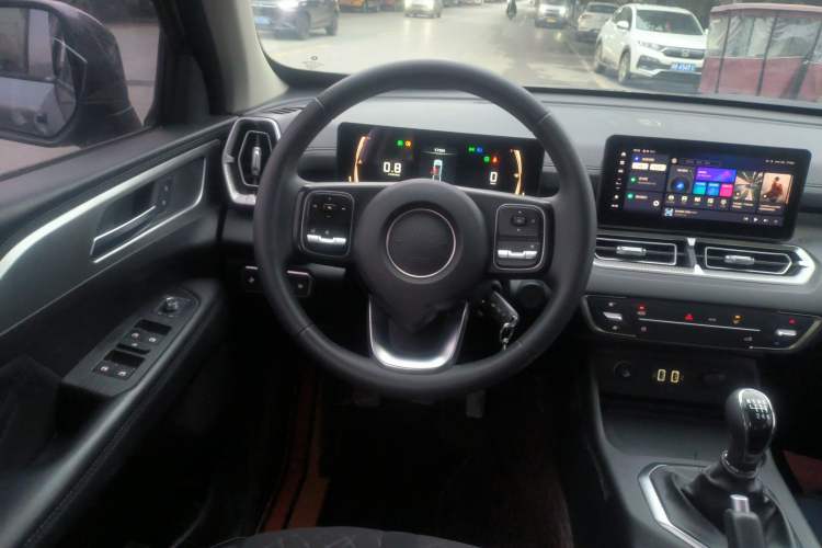 Used Great Wall King Kong Poer 2022 2.0T Manual Diesel Two-Wheel Drive Elite Version with Long Bed GW4D20M Steering Wheel