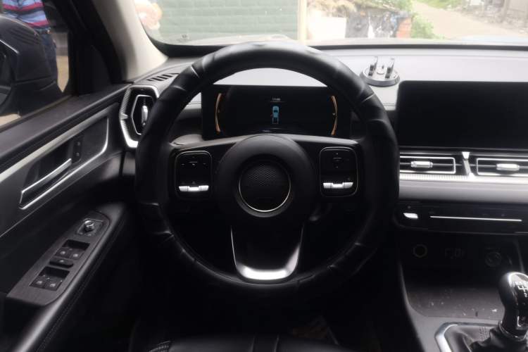 Used Great Wall King Kong Poer 2022 2.0T Manual Gasoline Two-Wheel-Drive Elite Version with Long Bed – GW4C20B Steering Wheel