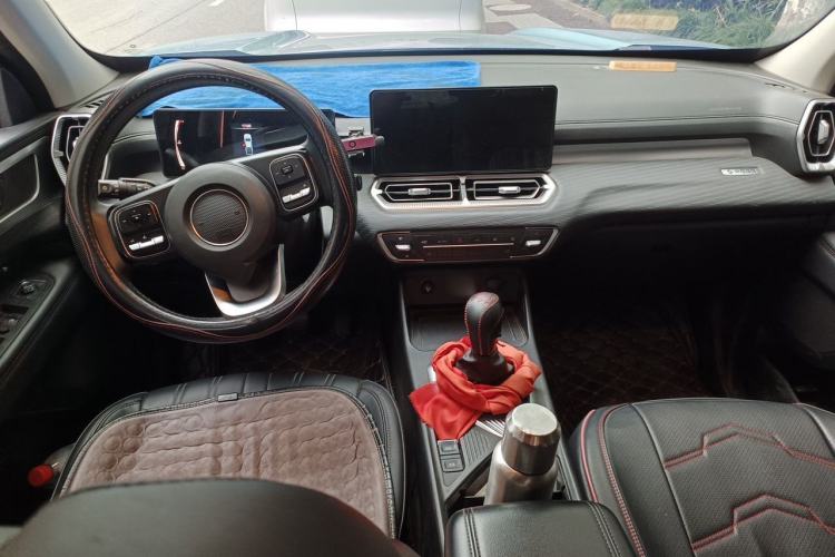 Used Great Wall King Kong Poer 2022 2.0T Manual Diesel Two-Wheel Drive Navigation Version with Long Bed – GW4D20M Center Console