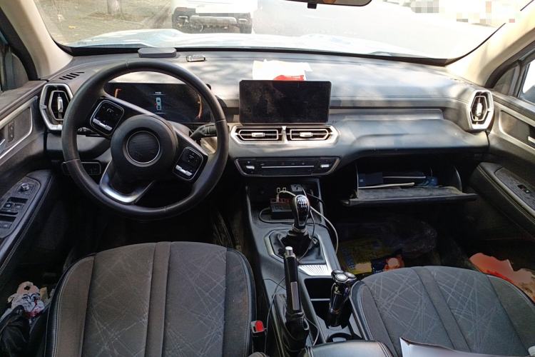 Used Great Wall King Kong Poer 2022 2.0T Manual Diesel Two-Wheel Drive Elite Version with Long Bed GW4D20M Interior 2