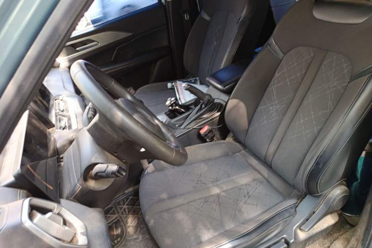 Used Great Wall King Kong Poer 2022 2.0T Manual Diesel Two-Wheel Drive Elite Version with Long Bed GW4D20M Left Front Seat