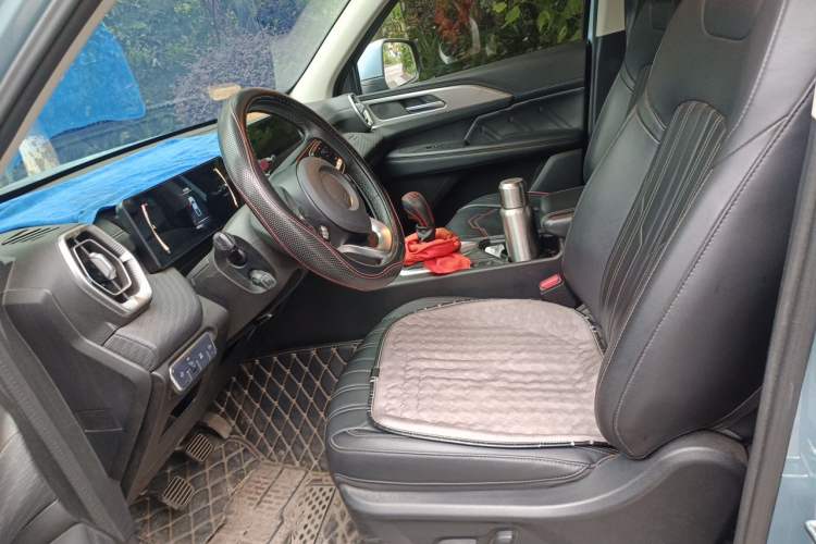 Used Great Wall King Kong Poer 2022 2.0T Manual Diesel Two-Wheel Drive Navigation Version with Long Bed – GW4D20M Left Front Seat