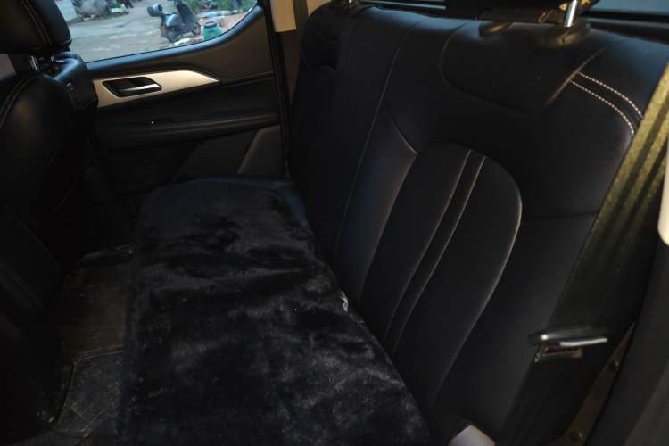 Used Great Wall King Kong Poer 2022 2.0T Manual Diesel Two-Wheel Drive Elite Version with Long Bed GW4D20M Left Rear Seat