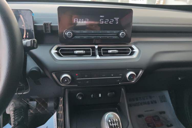 Used Great Wall King Kong Poer 2022 2.0T Manual Diesel Two-Wheel Drive Entrepreneurial Version Long Box Flat Bed – GW4D20M Audio And AC Panel