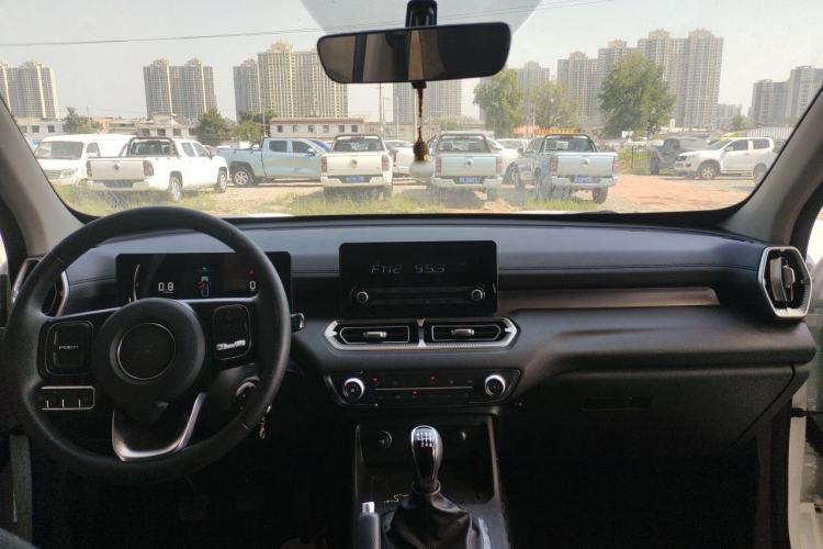 Used Great Wall King Kong Poer 2022 2.0T Manual Diesel 4x4 Entrepreneurial-Grade Long-Box Flatbed GW4D20M Center Console