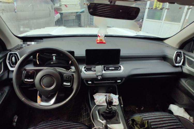 Used Great Wall King Kong Poer 2022 2.0T Manual Diesel 4x4 Elite Long-Box Flatbed GW4D20M Center Console