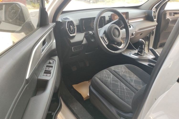 Used Great Wall King Kong Poer 2022 2.0T Manual Diesel 4x4 Entrepreneurial-Grade Long-Box Flatbed GW4D20M Driver Seat