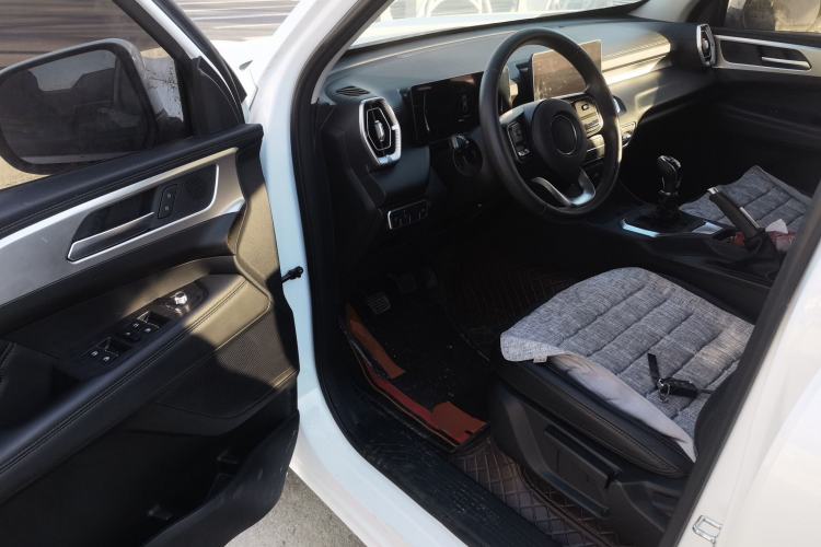 Used Great Wall King Kong Poer 2022 2.0T Manual Diesel Two-Wheel Drive Elite Version with Long Bed GW4D20M Driver Seat