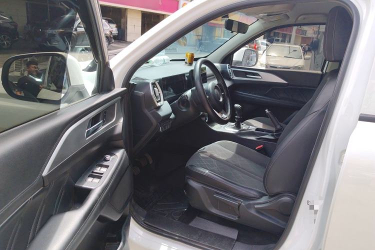 Used Great Wall King Kong Poer 2022 2.0T Manual Gasoline 4x4 Elite Version with Long & Flat Bed GW4C20B Driver Seat
