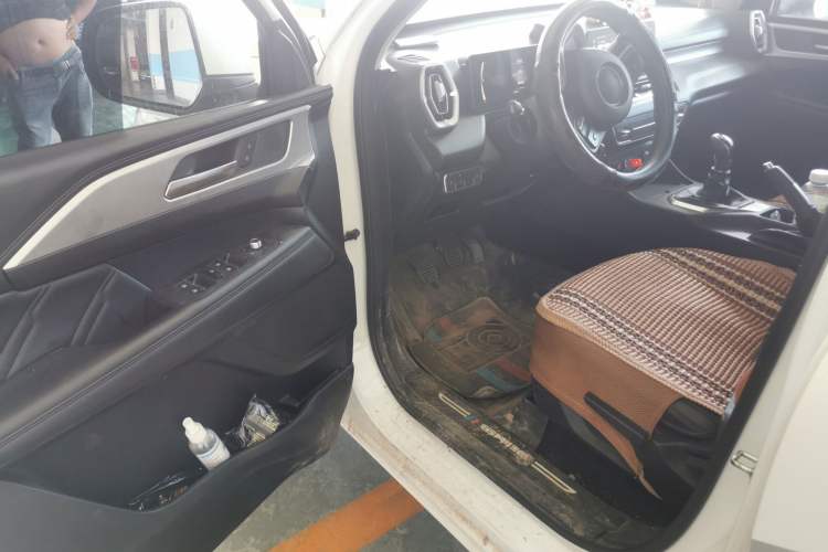 Used Great Wall King Kong Poer 2022 2.0T Manual Diesel 4x4 Elite Long-Box Version GW4D20M Driver Seat