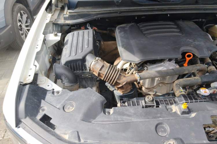 Used Great Wall King Kong Poer 2022 2.0T Manual Gasoline 4x4 Elite Version with Long & Flat Bed GW4C20B Engine Bay Right