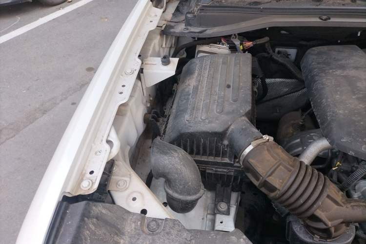 Used Great Wall King Kong Poer 2022 2.0T Manual Gasoline 4x4 Navigation Version with Long Bed – GW4C20B Engine Bay Right