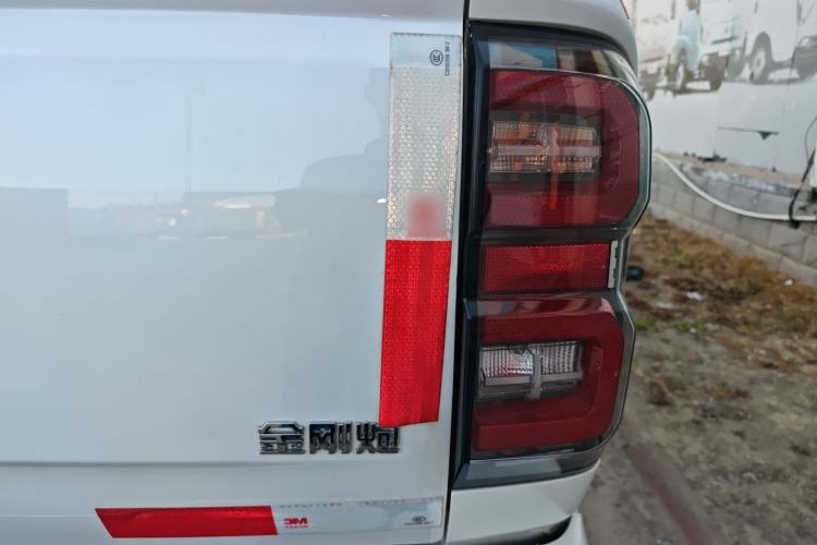 Used Great Wall King Kong Poer 2022 2.0T Manual Diesel Two-Wheel Drive Entrepreneurial Version Long Box Flat Bed – GW4D20M Exterior 1