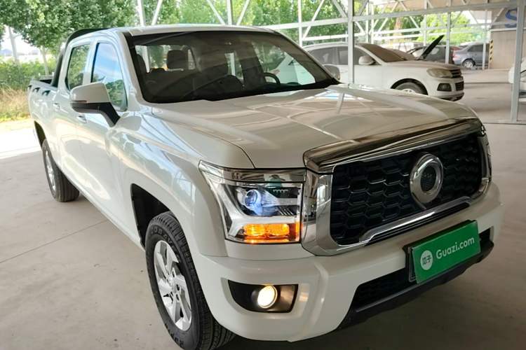 Used Great Wall King Kong Poer 2022 2.0T Manual Gasoline Two-Wheel-Drive Elite Version with Long Bed – GW4C20B Front Right 45 Deg