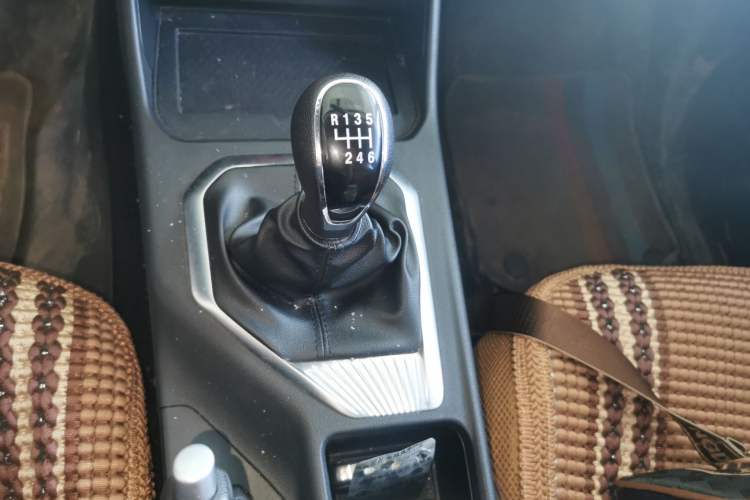 Used Great Wall King Kong Poer 2022 2.0T Manual Diesel 4x4 Elite Long-Box Version GW4D20M Gear Lever
