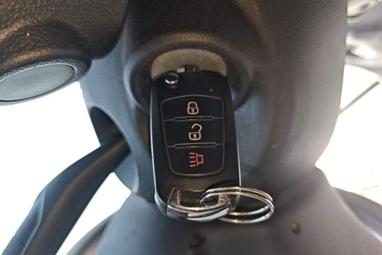 Used Great Wall King Kong Poer 2022 2.0T Manual Diesel Two-Wheel Drive Elite Version with Long Bed GW4D20M Interior 1