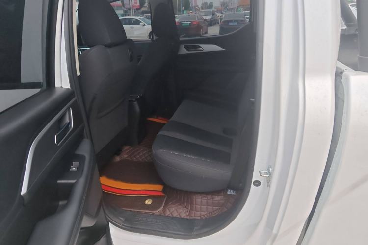 Used Great Wall King Kong Poer 2022 2.0T Manual Diesel Two-Wheel Drive Entrepreneurial Version Long Box Flat Bed – GW4D20M Interior 1