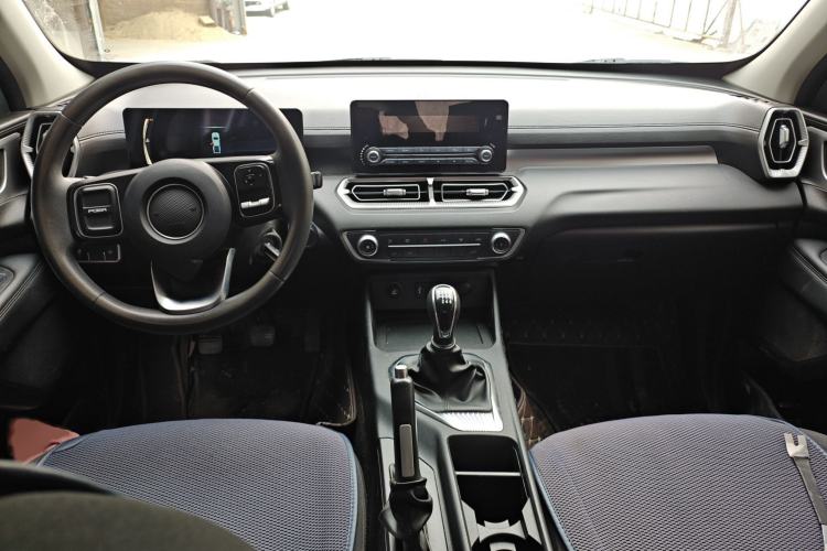 Used Great Wall King Kong Poer 2022 2.0T Manual Diesel Two-Wheel-Drive Entrepreneurial Long-Box Version GW4D20M Interior 2
