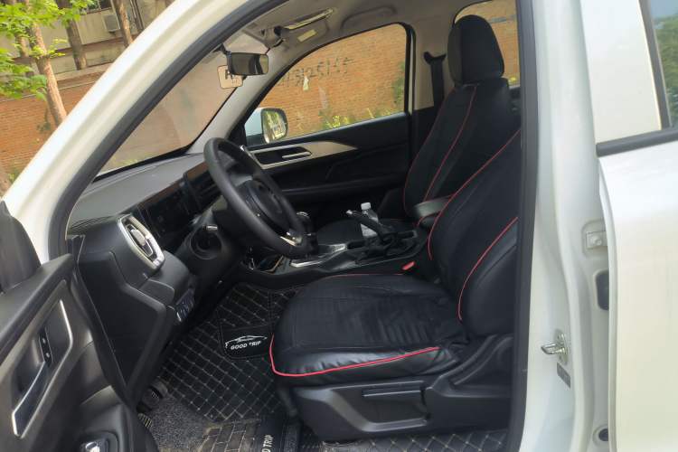 Used Great Wall King Kong Poer 2022 2.0T Manual Gasoline Two-Wheel-Drive Elite Version with Long Bed – GW4C20B Left Front Seat
