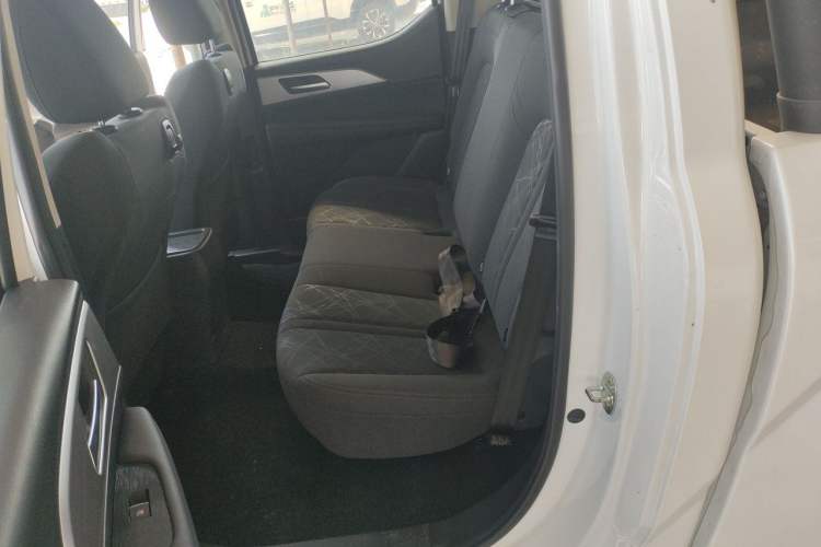 Used Great Wall King Kong Poer 2022 2.0T Manual Diesel 4x4 Entrepreneurial-Grade Long-Box Flatbed GW4D20M Left Rear Seat