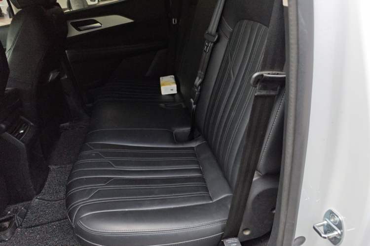 Used Great Wall King Kong Poer 2022 2.0T Manual Diesel 4x4 Navigation Version Long Bed GW4D20M Left Rear Seat