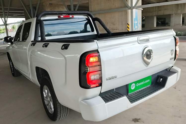 Used Great Wall King Kong Poer 2022 2.0T Manual Gasoline Two-Wheel-Drive Elite Version with Long Bed – GW4C20B Rear Left 45 Deg