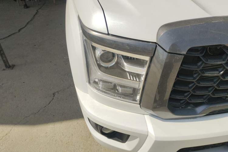 Used Great Wall King Kong Poer 2022 2.0T Manual Diesel 4x4 Entrepreneurial-Grade Long-Box Flatbed GW4D20M Right Front Headlight