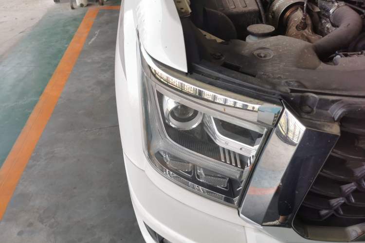 Used Great Wall King Kong Poer 2022 2.0T Manual Diesel 4x4 Elite Long-Box Version GW4D20M Right Front Headlight
