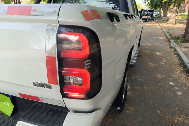 Used Great Wall King Kong Poer 2022 2.0T Manual Gasoline Two-Wheel-Drive Elite Version with Long Bed – GW4C20B Right Rear Taillight