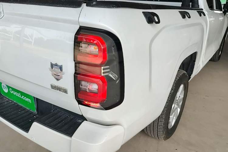Used Great Wall King Kong Poer 2022 2.0T Manual Gasoline Two-Wheel-Drive Elite Version with Long Bed – GW4C20B Right Rear Taillight