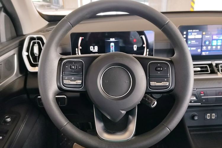 Used Great Wall King Kong Poer 2022 2.0T Manual Gasoline Two-Wheel-Drive Elite Version with Long Bed – GW4C20B Steering Wheel