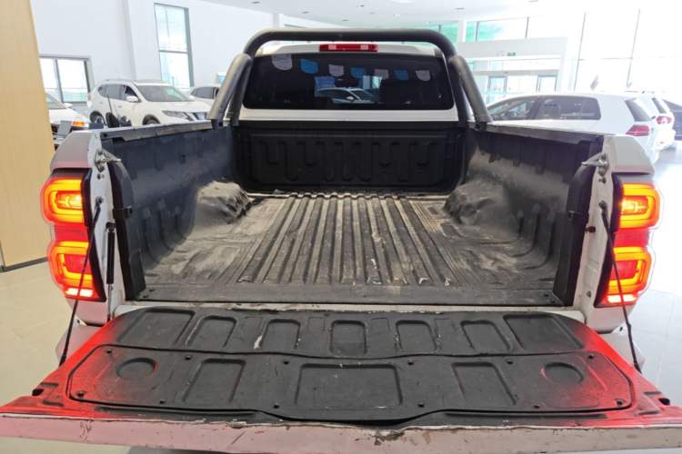 Used Great Wall King Kong Poer 2022 2.0T Manual Gasoline Two-Wheel-Drive Elite Version with Long Bed – GW4C20B Trunk