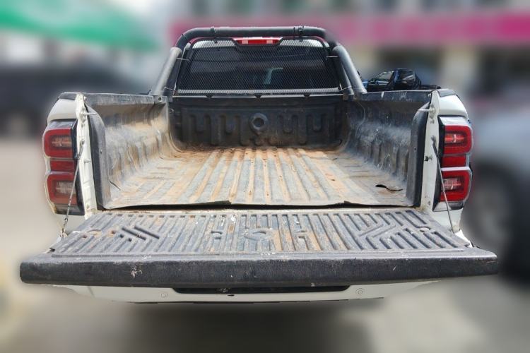 Used Great Wall King Kong Poer 2022 2.0T Manual Gasoline 4x4 Elite Version with Long & Flat Bed GW4C20B Trunk