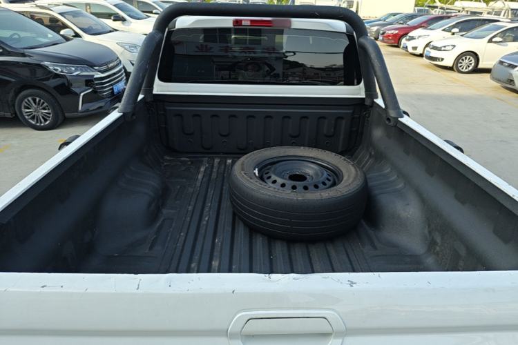 Used Great Wall King Kong Poer 2022 2.0T Manual Diesel Two-Wheel Drive Elite Version with Long Bed GW4D20M Trunk