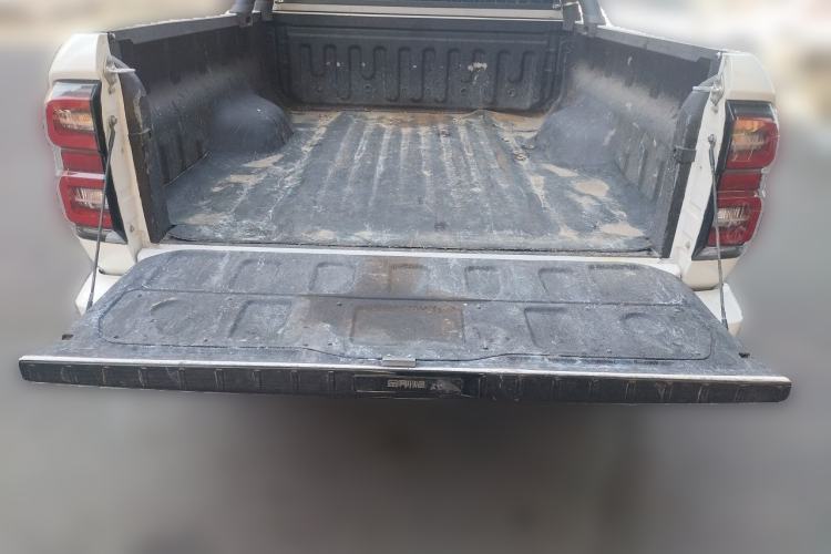 Used Great Wall King Kong Poer 2022 2.0T Manual Gasoline 4x4 Navigation Version with Long Bed – GW4C20B Trunk
